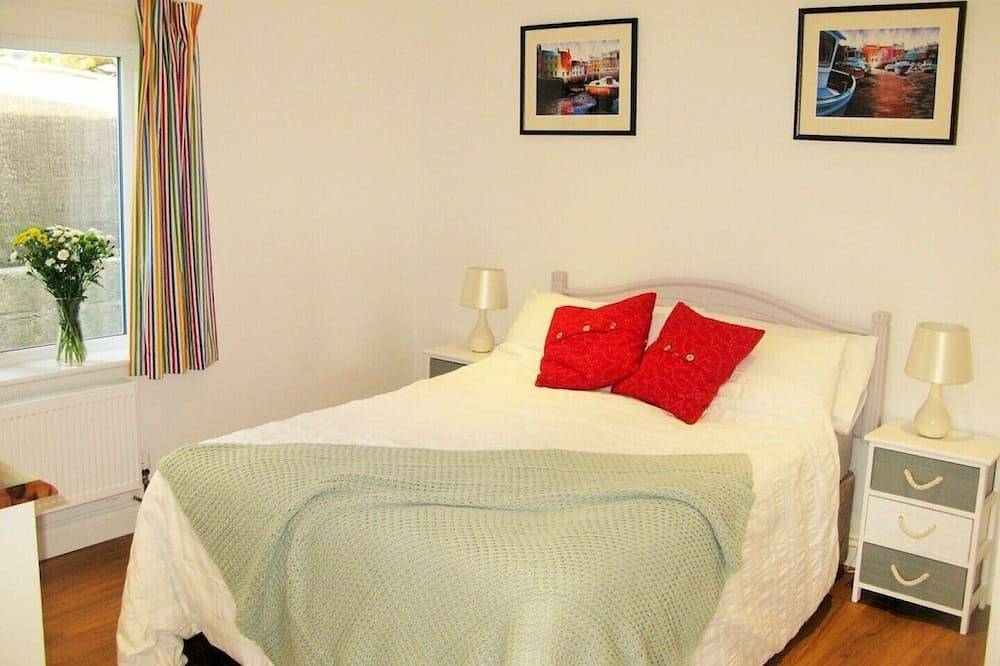 Entire apartment, Luxury Crantock Apartment, just 10 mins from the beach. in Crantock, Cornwall