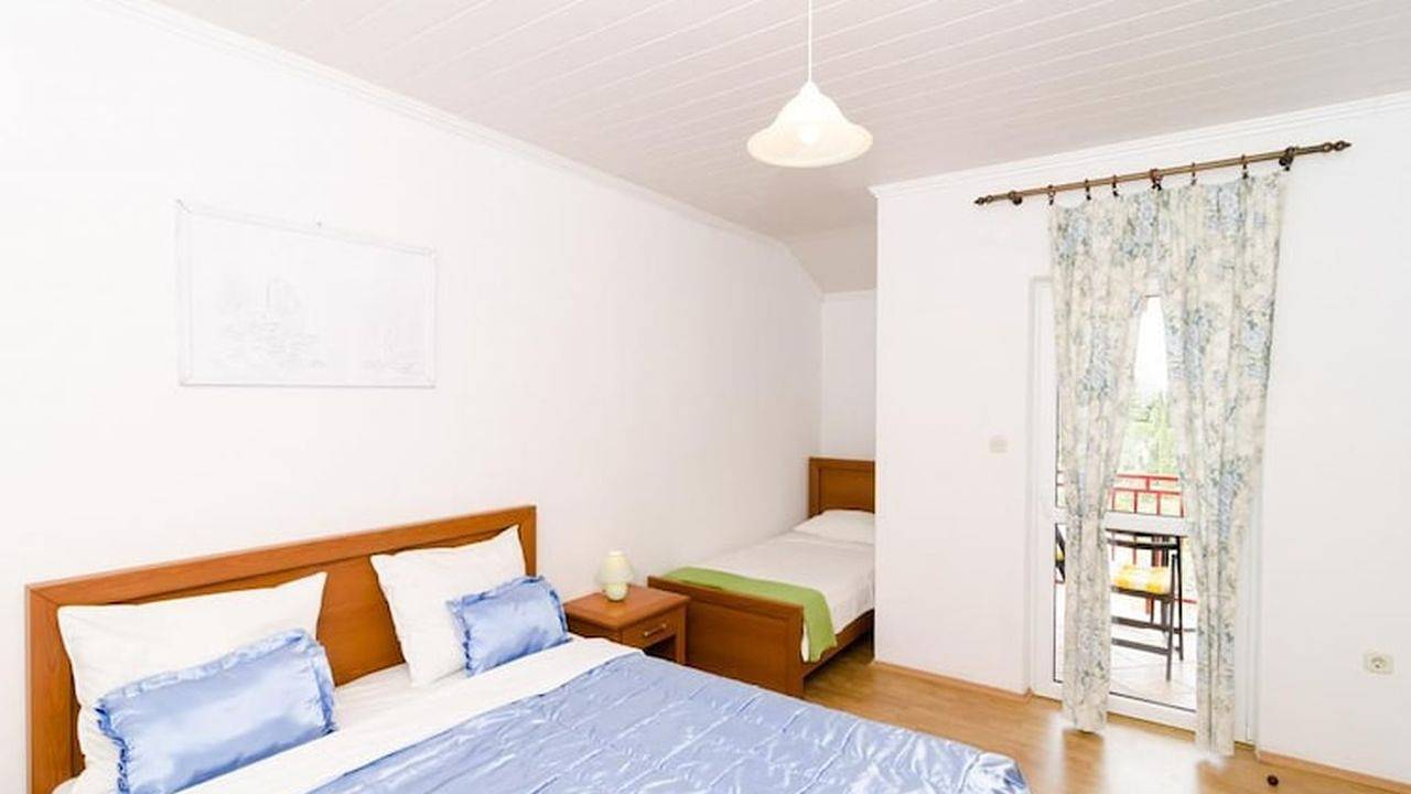 Ganze Ferienwohnung, Ferienwohnung für 5 Personen mit Balkon in Trpanj, Peljesac