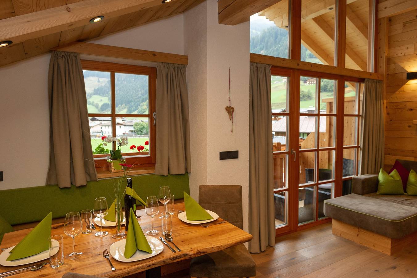 Apartamento entero, Apartamento 'Deluxe 2' con jardín privado, balcón y Wi-Fi in Großarl, Ski Amadé
