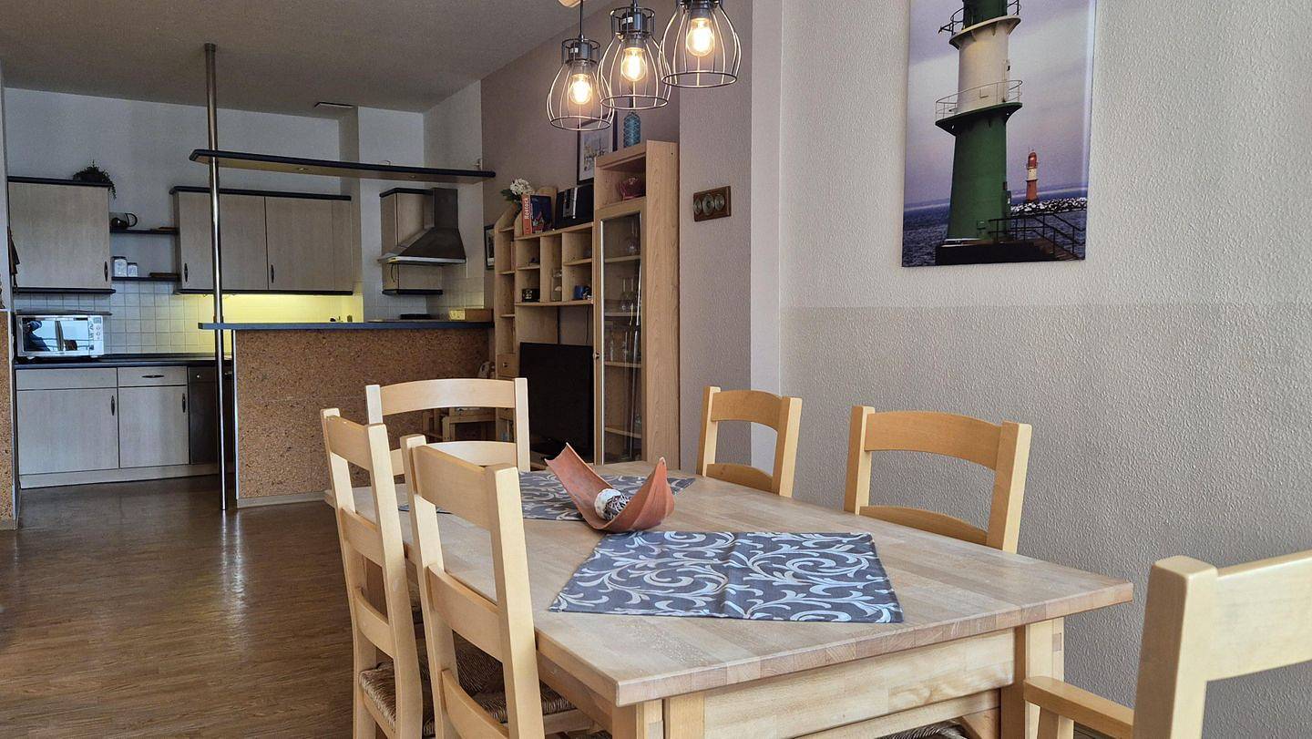 Apartamento entero, Komfortable 60m² Ferienwohnung für 4 Personen mit Loggia in Warnemünde Strand, Rostock