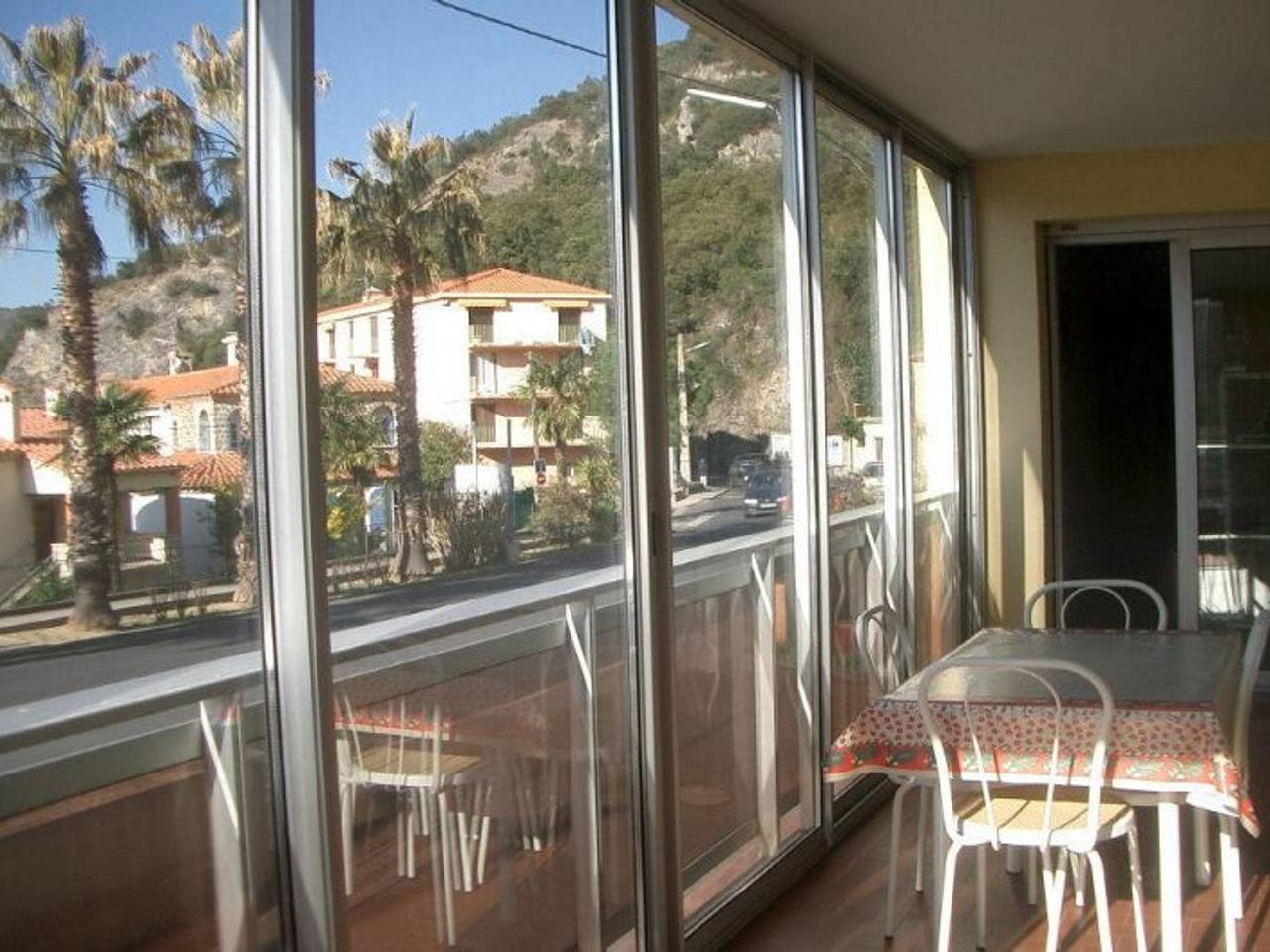 Appartement entier, Appartement F3 avec garage et loggia, 4 couchages, proche Thermes et centre-ville, Amélie-les-Bains in Amélie-les-Bains-Palalda, Région de Céret