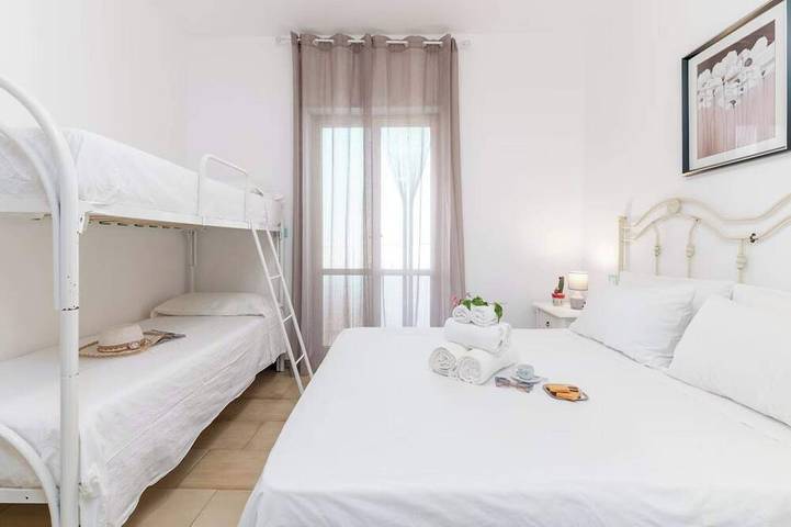 Entire apartment, Trilocale -Apartment-Balcony-Private Bathroom in Villanova (Apulia), Ostuni