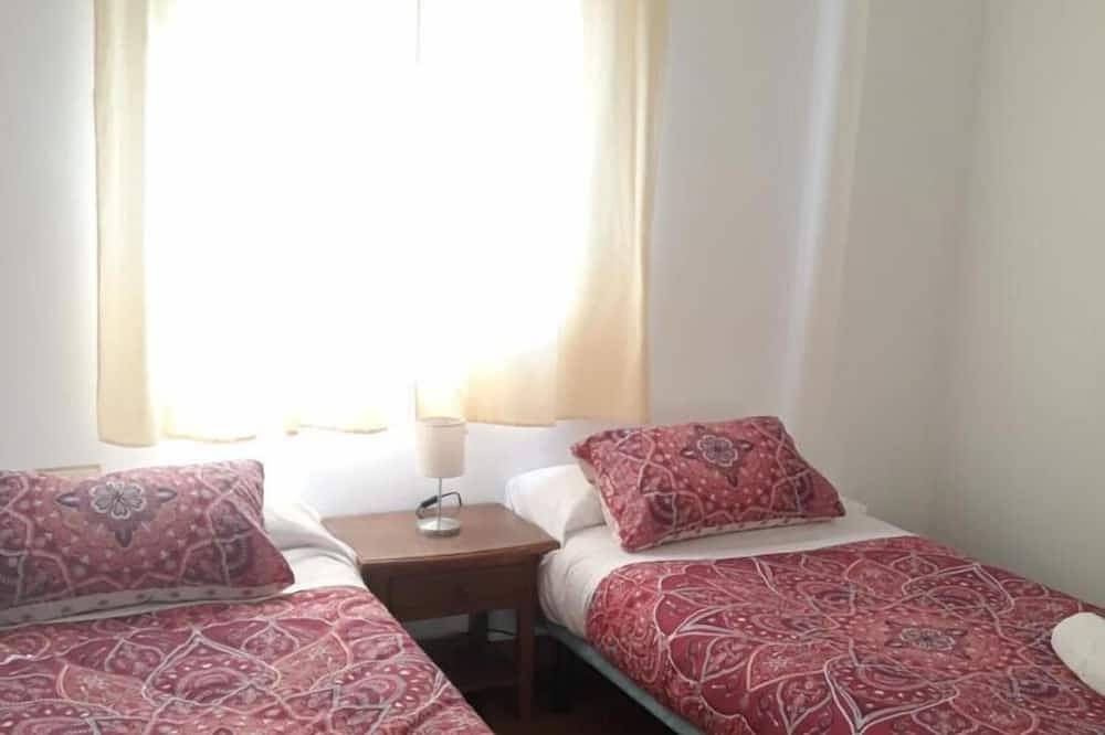 Entire apartment, Atico-plaza centro ciudad in Algodonales, White Villages