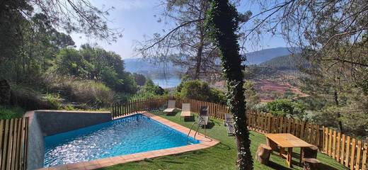 Casa rural para 6 personas, con jardín y vistas además de piscina y vistas al lago, Familias con niños en Sierra de Segura