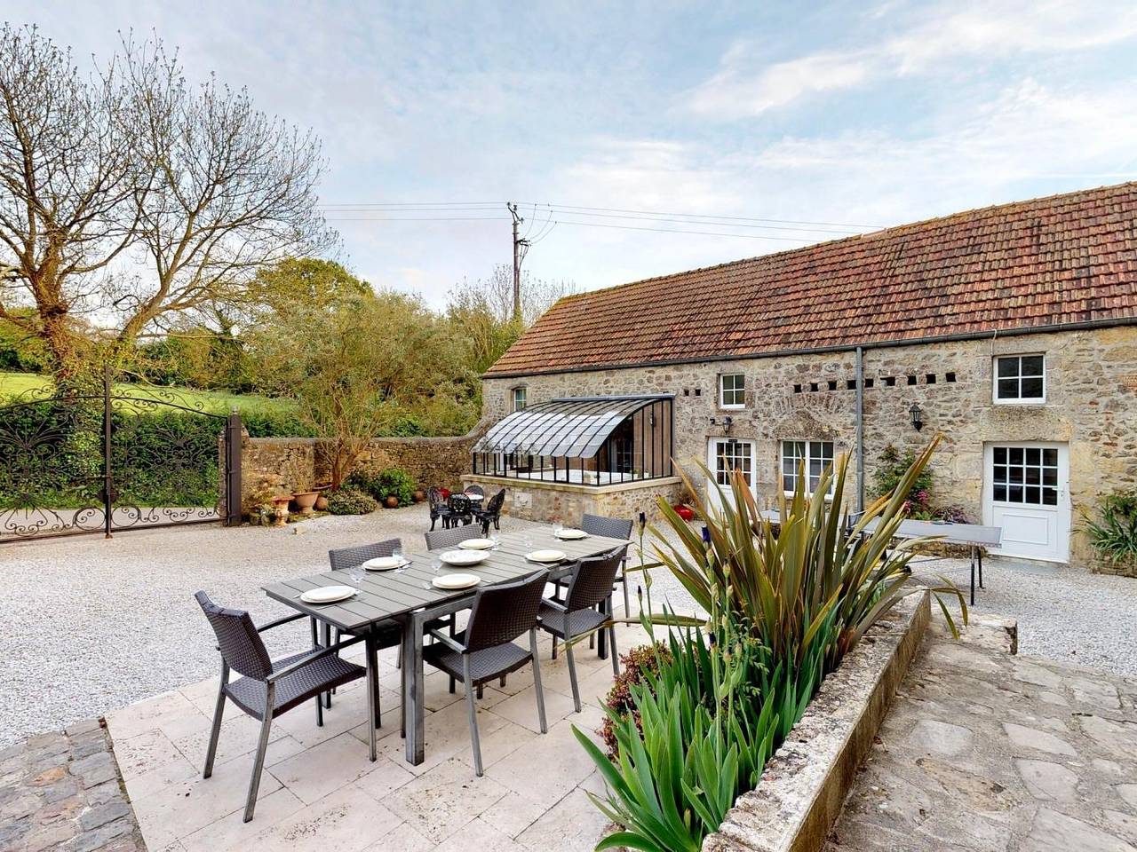 Landhaus für 55 Personen mit Balkon/Terrasse in Tamerville, Côte de la Déroute