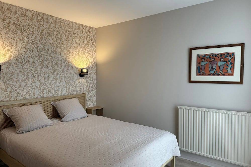 Ganze Wohnung, Modern, fully-equipped 6-person duplex with terrace in Évreux, Évreux und Umgebung