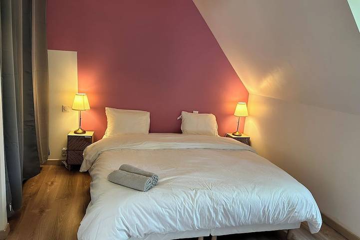 Location de vacances pour 10 personnes, avec balcon ainsi que jardin et jacuzzi, animaux acceptés à Saint-Ouen-les-Vignes - 2