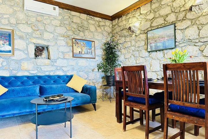 Steinhaus in Makarska,beheizter privat Pool,Meerblick,WiFi, Familienurlaub,Grill in Makarska, Makarska Riviera