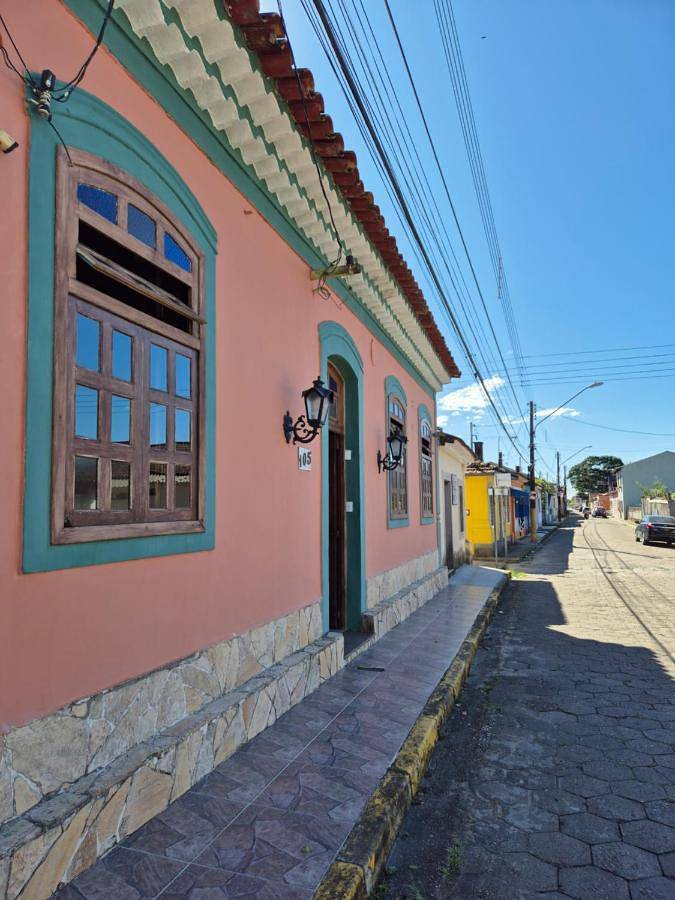 Casas e apartamentos de temporada para 2 pessoas, com jacuzzi e piscina e ainda jardim, com animais de estimação em Cananéia