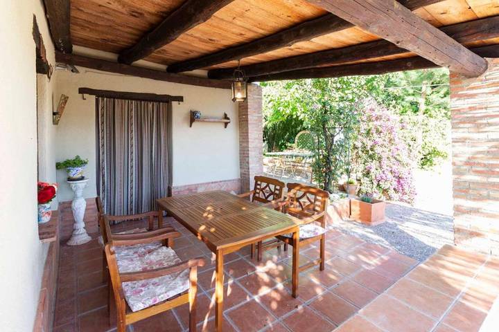 Location de vacances pour 5 personnes, avec piscine et jardin ainsi que balcon et vue à Dúrcal - 3