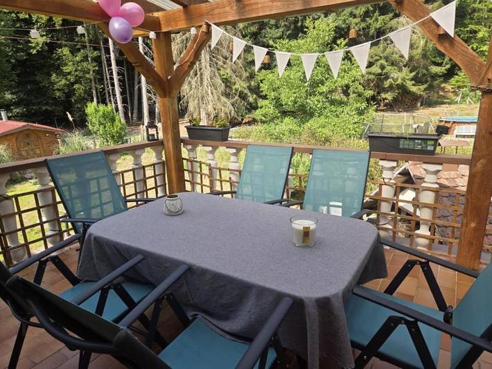 Appartement de vacances pour 6 personnes, avec sauna ainsi que piscine et jardin, animaux acceptés