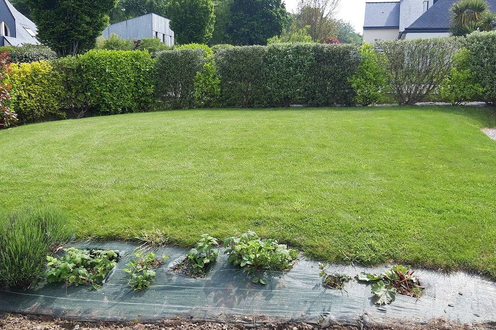 House close to the sea, shops and hiking trails. in Pordic, Côte de Goëlo