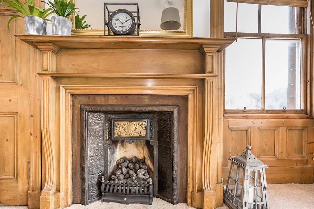 Entire apartment, Charming and comfortable apartment, centrally located with easy parking access.  Sleeps 4 in North Berwick, Edinburgh and Lothian