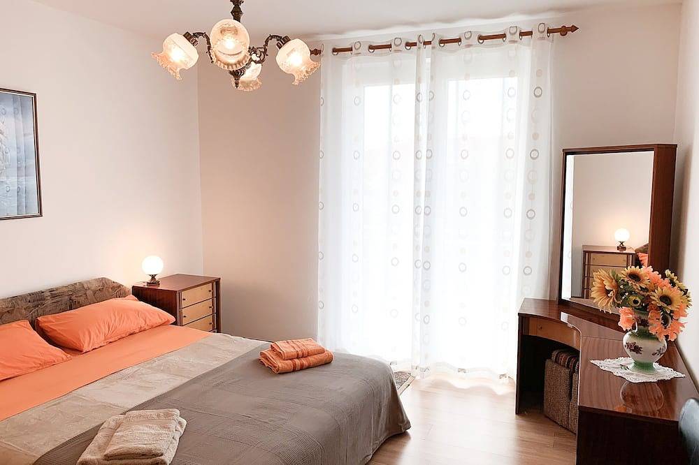 Ganze Wohnung, Helle Wohnung mit Terrasse -3 Personen in Crikvenica, Primorje-Gorski Kotar