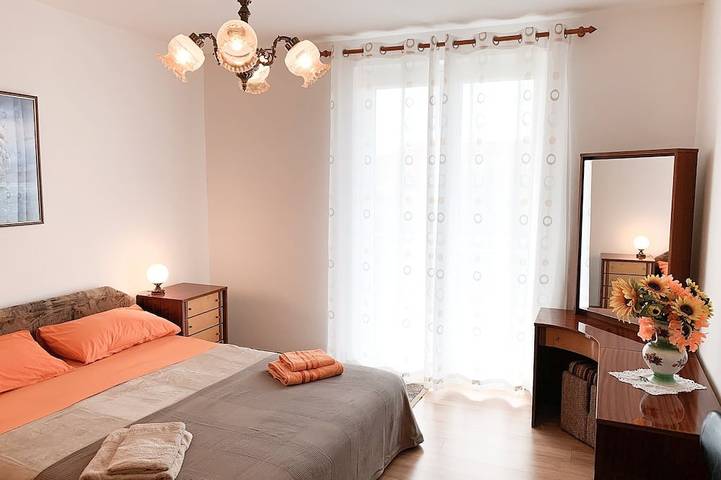 Ganze Wohnung, Helle Wohnung mit Terrasse -3 Personen in Crni molo, Crikvenica