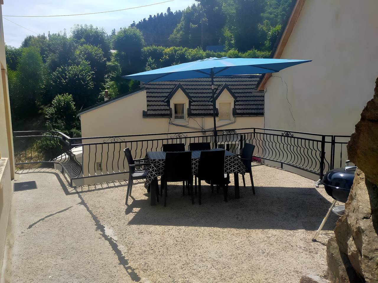 Ganze Wohnung, Appartement 'L'r Du Roc, Duplex 3' mit Bergblick und Wlan in La Bourboule, Regionaler Naturpark Volcans d'Auvergne