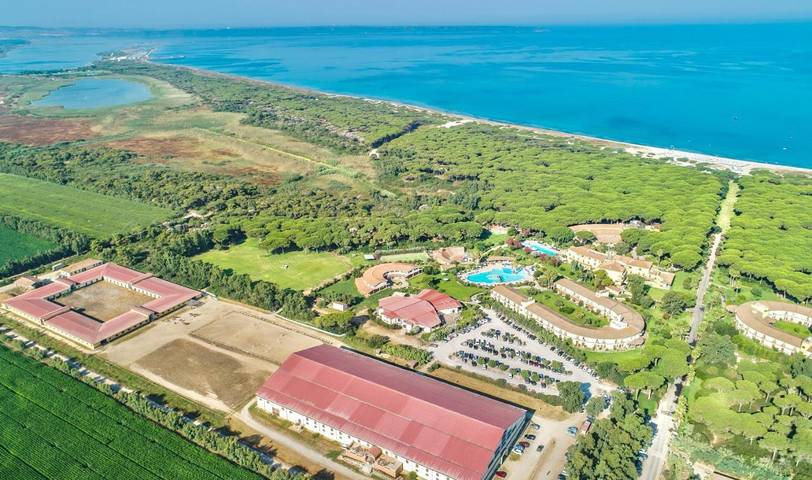 Appartamento per 4 persone, con Terrazza e Giardino nonché Piscina a Arborea
