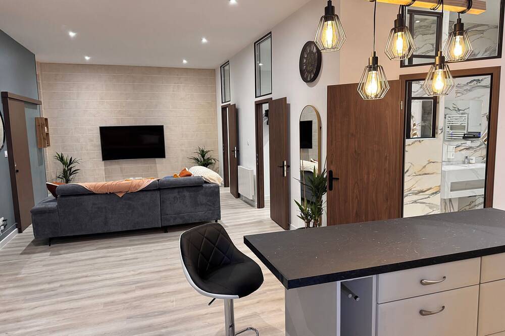 Entire apartment, Corporate Residence - Heights of Lons-le-Saunier in Lons-le-Saunier, Jura