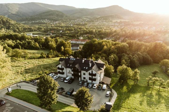 Chambre d’hôte, avec Terrasse et Jacuzzi ainsi que Jardin et Sauna dans Silésie