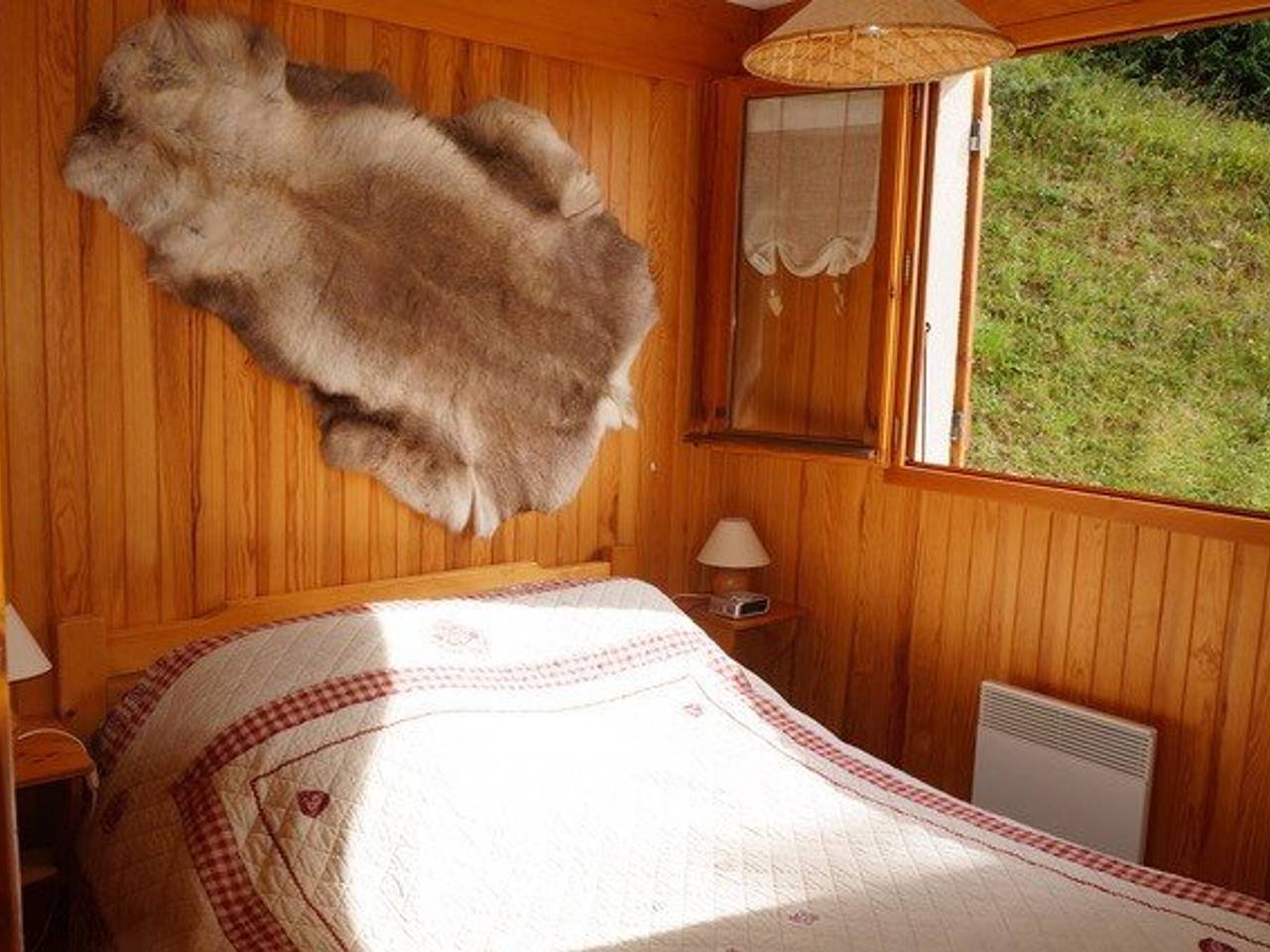 Entire apartment, 3-room apartment, ski-in/out, sleeps 9, Les Saisies in Les Saisies, Albertville region