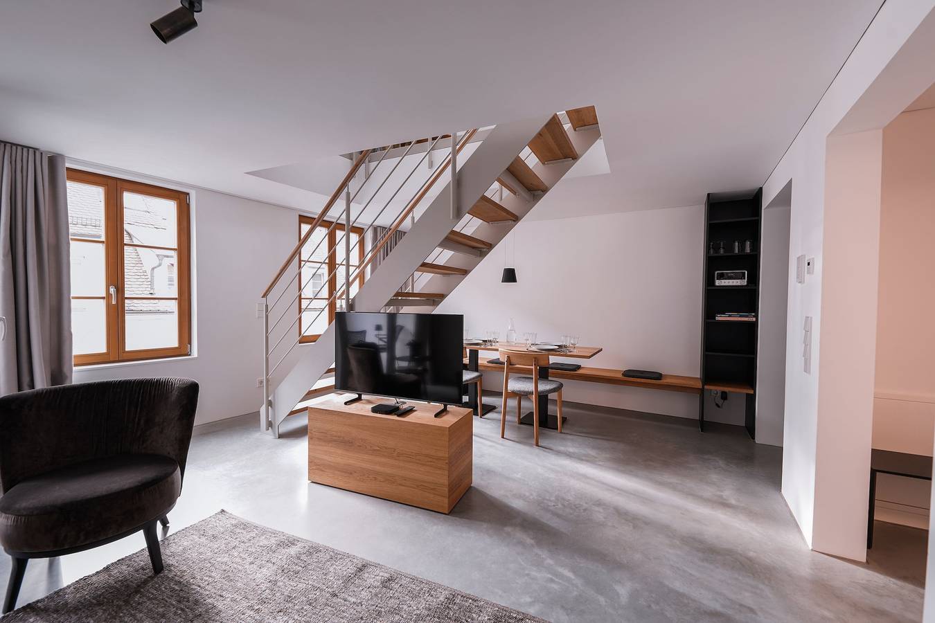 Entire apartment, Apartment '4 persons' with covered loggia on the 3rd floor in the immediate vicinity of the lake in Überlingen, Region Bodensee-Oberschwaben