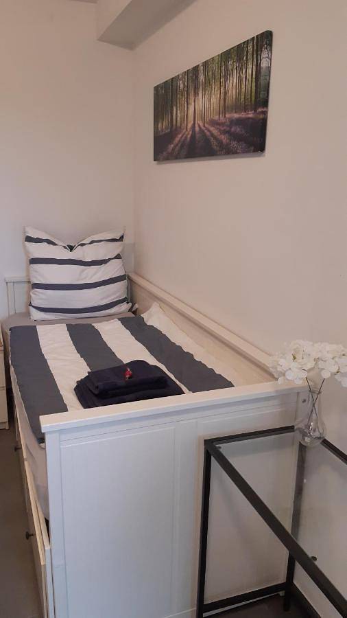 Privatzimmer für 2 Personen, mit Terrasse und Ausblick in Kürten