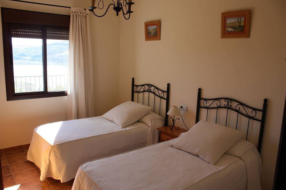 Alojamientos Huetor, - Turismo Rural in Viñuela, Provincia de Málaga