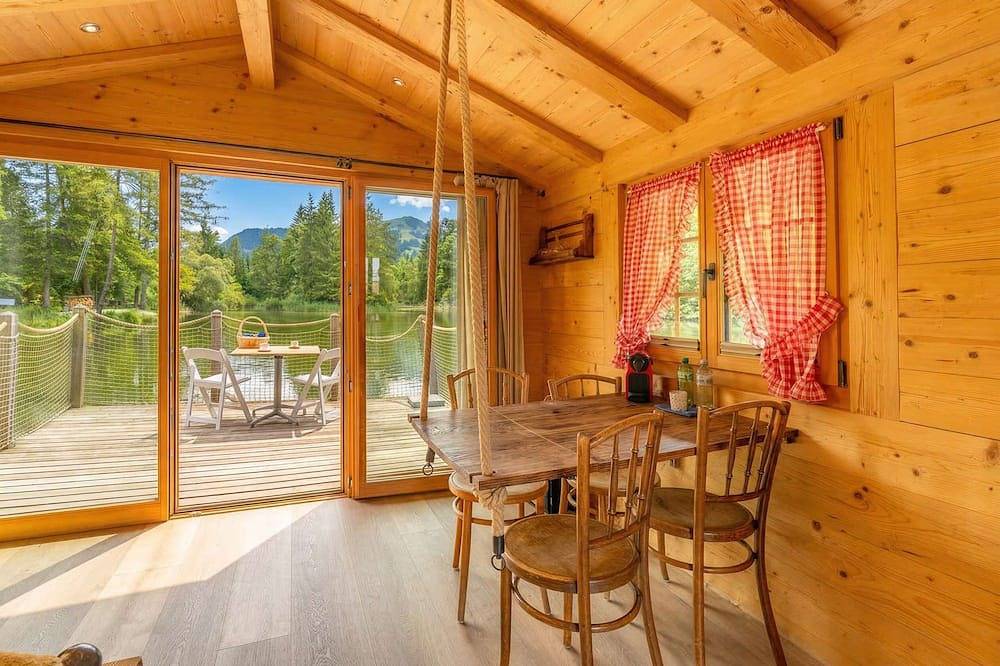 Tiny Wasserhaus auf dem See mit Camping Wc in Zweisimmen, Frutigen - Lenk - Adelboden