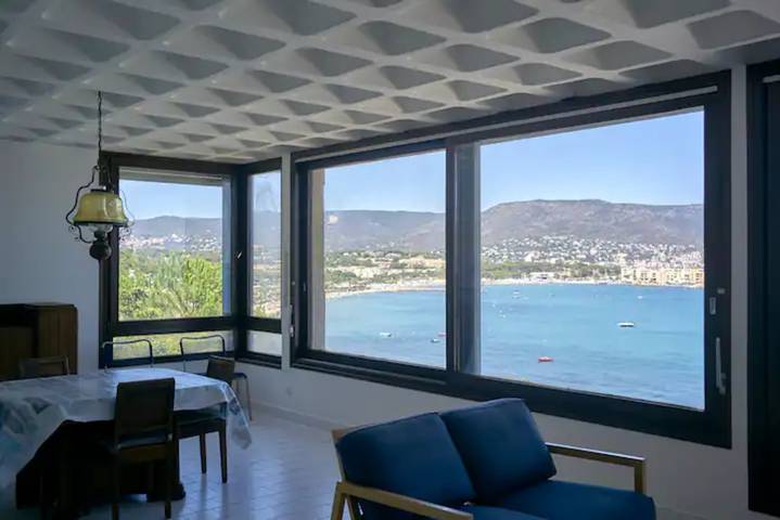 Ganze Wohnung, Ferienwohnung 'Accès Direct À La Mer' mit Meerblick, privater Terrasse und Wlan in Bormes-les-Mimosas, Parc national Port-Cros
