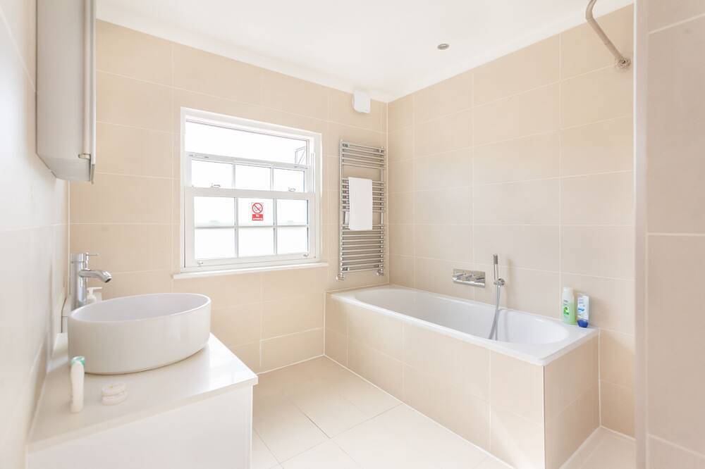 Twin-Salle de bain partagée in Camden, Londres