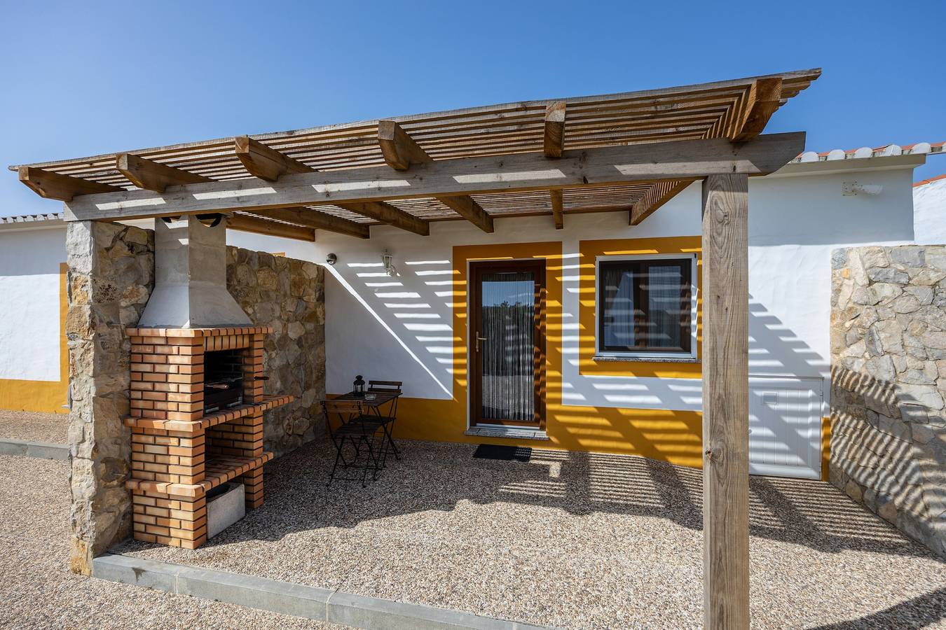 Casa de Férias Monte do Tanoeiro - Casa Nova com Wi-Fi & Garden in Rogil, Distrito de Faro