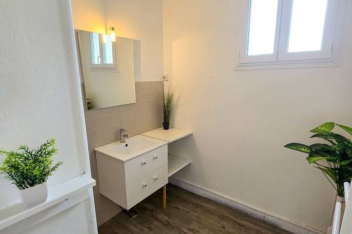 Gîte pour 4 personnes, avec balcon à Château-Arnoux-Saint-Auban - 3