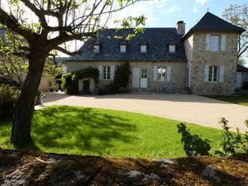 Gîte pour 6 personnes, avec piscine à Albussac