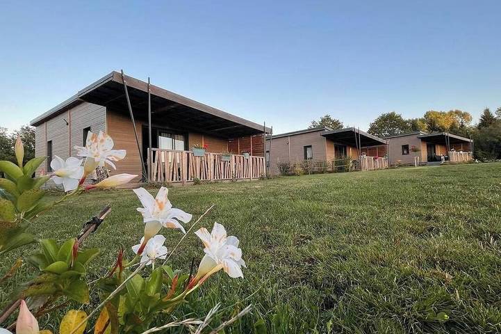 Gîte pour 4 personnes, avec jardin et terrasse à Bagnols