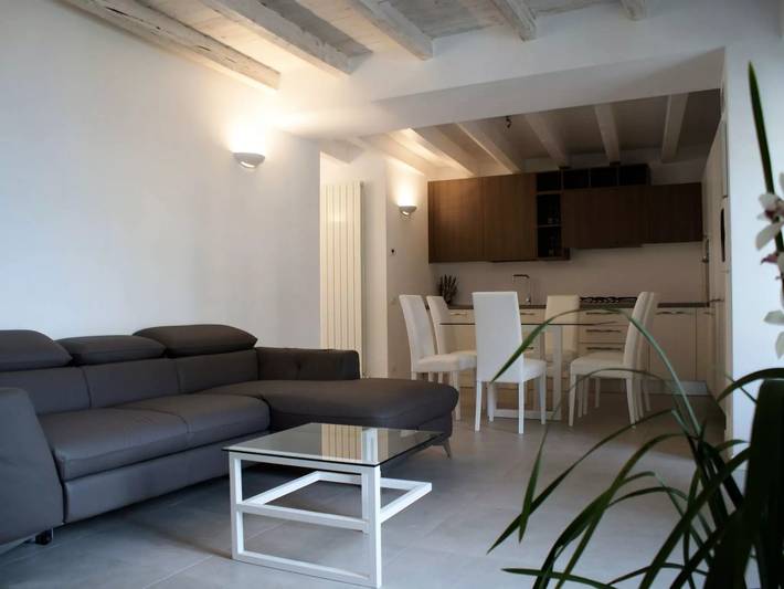 Appartement entier, 6 Pièces 6 Personnes in Castro (Iseo), Lac d'Iseo