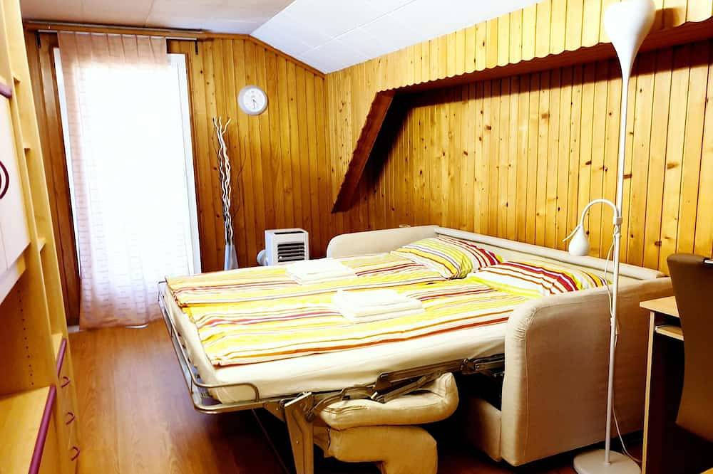 Ganze Wohnung, Natalya's attic - comfortable and cozy attic apartment in Grono, Moësa