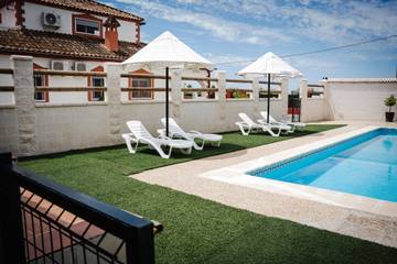 Casa Rural para 34 Personas en Los Algarbes, La Carlota, Foto 2