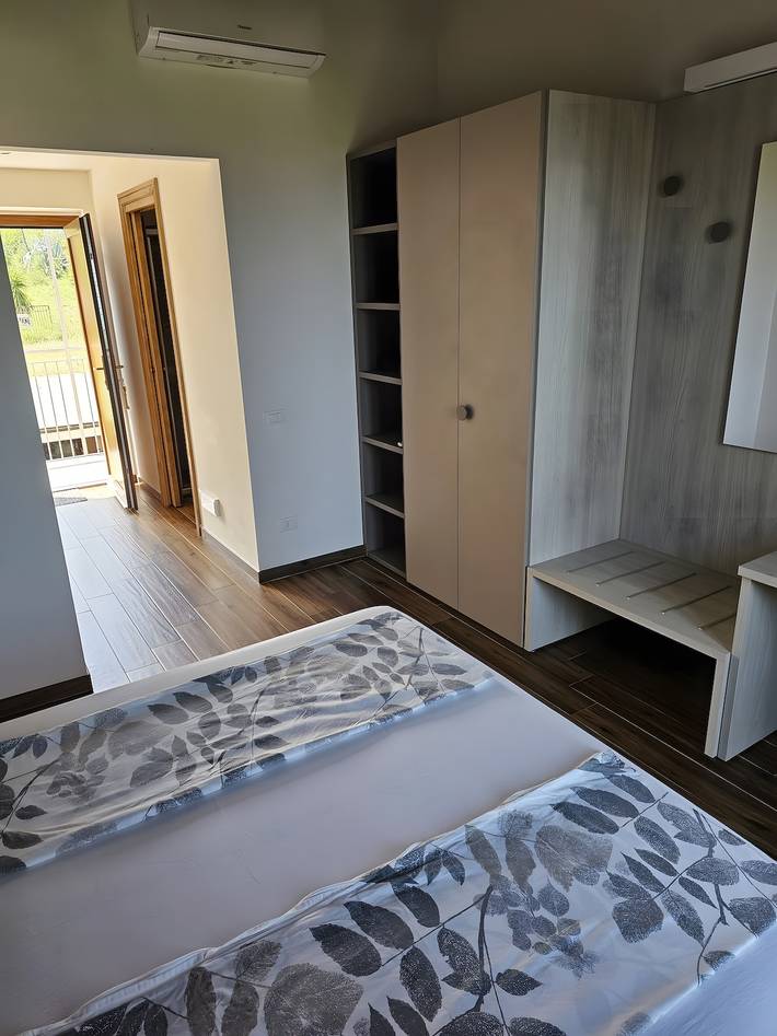Room 'Camera Matrimoniale' with Sea View, Wi-Fi and Air Conditioning in Savona, Riviera di Ponente