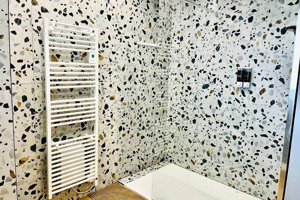 Appartement entier, Malibu - Suite dans résidence avec piscine in Neuf-Mesnil, Avesnes-sur-Helpe