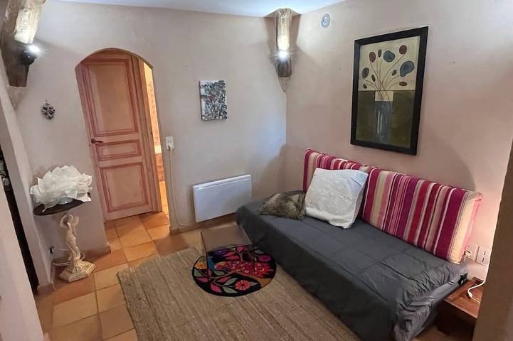 Gîte pour 2 personnes, animaux acceptés à Puimoisson