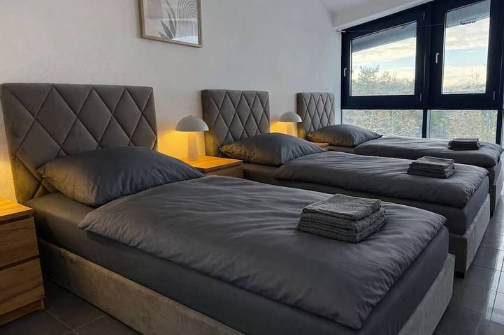Ganze Wohnung, Modernes Penthouse für bis zu 8 Personen bei Berlin. Nur 15 Minuten zum Ber! in Genshagen, Ludwigsfelde