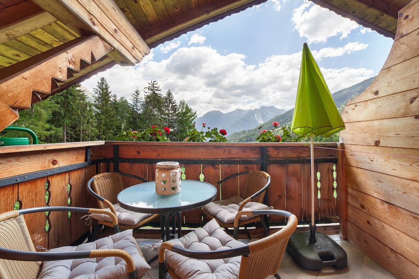 Ganze Wohnung, Ferienwohnung 'A' mit Bergblick, Balkon und Wlan in Ulfas, Moos in Passeier