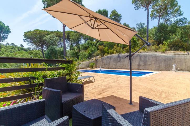 Chalet para 6 personas, con terraza, Se admiten mascotas en Selva - 4