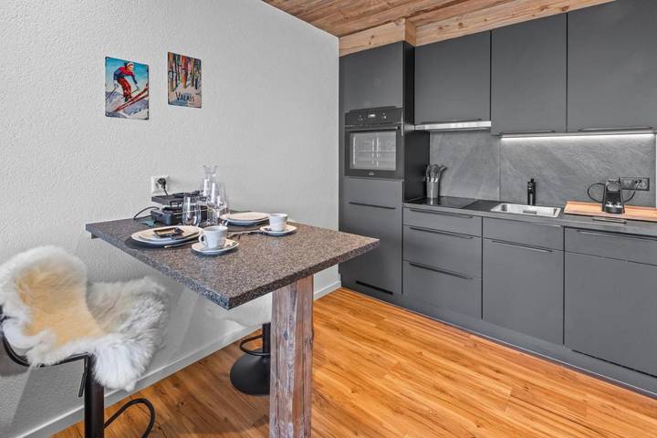 Chalet pour 2 personnes, avec piscine ainsi que vue et jardin à Crans-Montana - 3