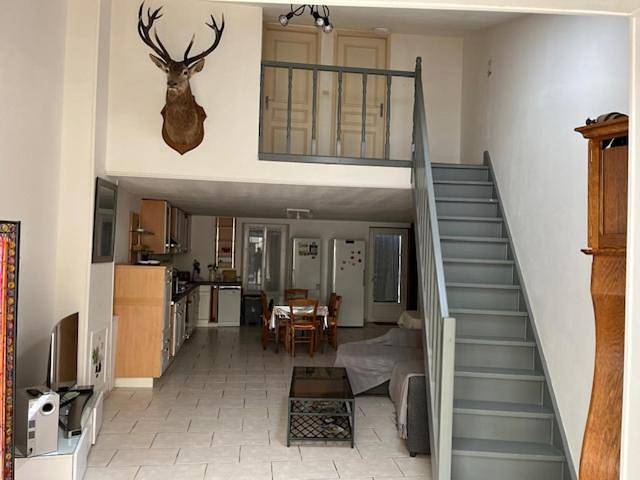 Location de vacances pour 4 personnes, avec Terrasse et Jardin ainsi que Piscine et Vue à Le Gué-de-Velluire