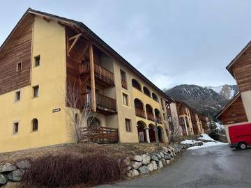 Gîte pour 6 personnes, avec piscine et balcon à Arvieux