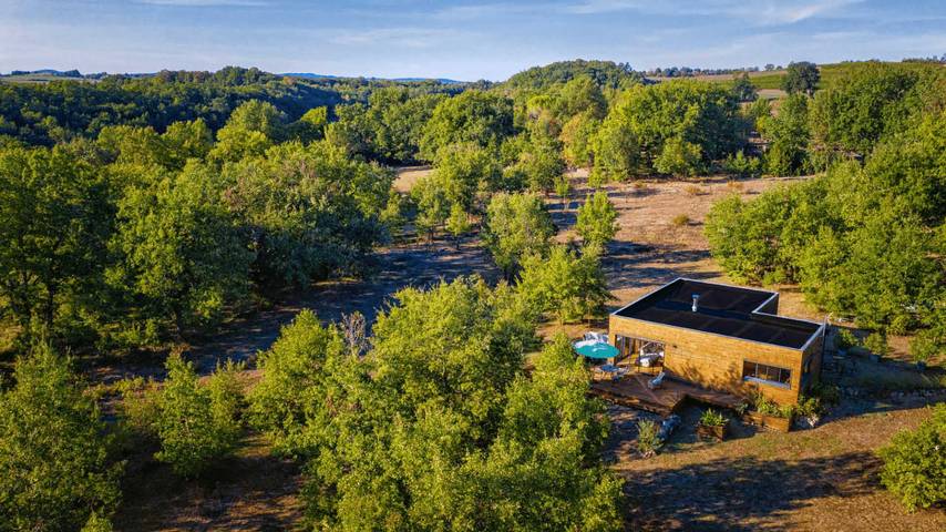 Gîte pour 4 personnes, avec jacuzzi et terrasse