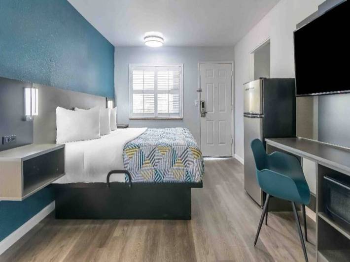 Ganze Wohnung, 1 Kingsize-Bett | Nsmk, Micfridge in Madera, Madera County