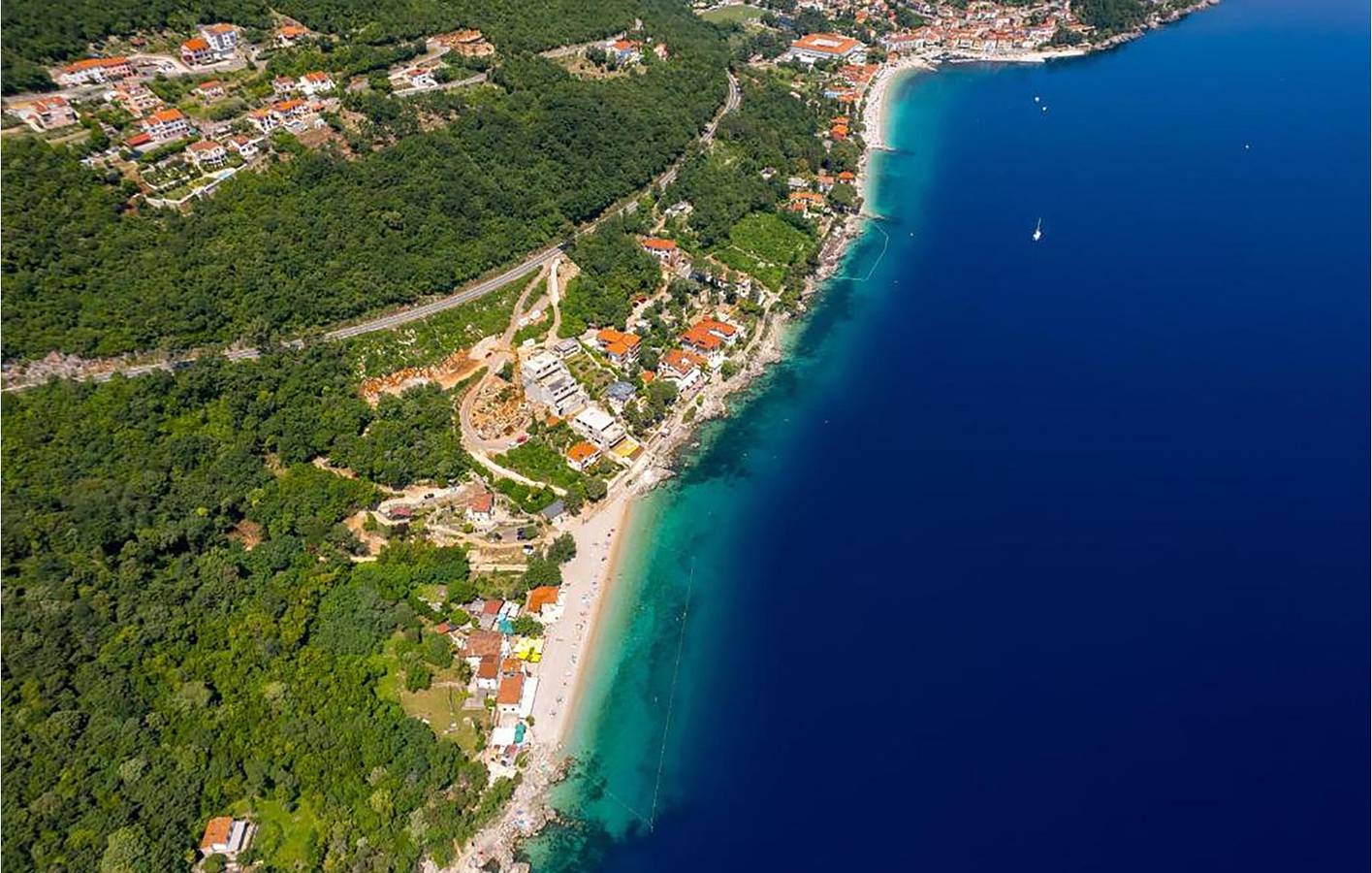 Ganze Ferienwohnung, Reizende 2-Zimmer-Wohnung mit Terrasse, 600 m vom Strand Sv. Ivan entfernt in Mošćenice, Moscenicka Draga