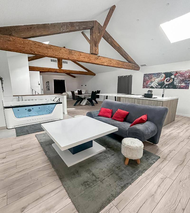 Appartement entier, Douceur et détente Balneo in Clermont-l'Hérault, Région de Lodève